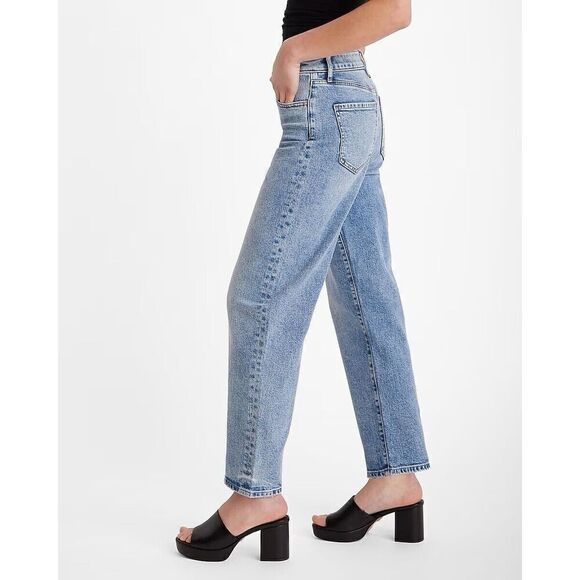 Express Jeans NWT Size‎ 16 Relaxed Tapered Mid Rise Straight Ankle Light Denim - Picture 3 of 15